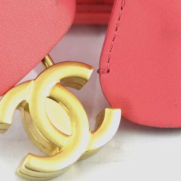 Chanel Coral Crossbody Caviar Filigree Vanity Case - Picture 6 of 8